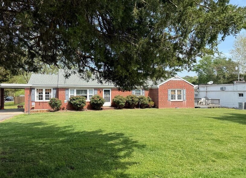 5422 Mary Ball Rd, Lancaster, VA à vendre - Photo du bâtiment - Image 2 de 4