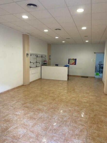 Retail in Elda, Alicante for sale - Interior Photo - Image 3 of 9