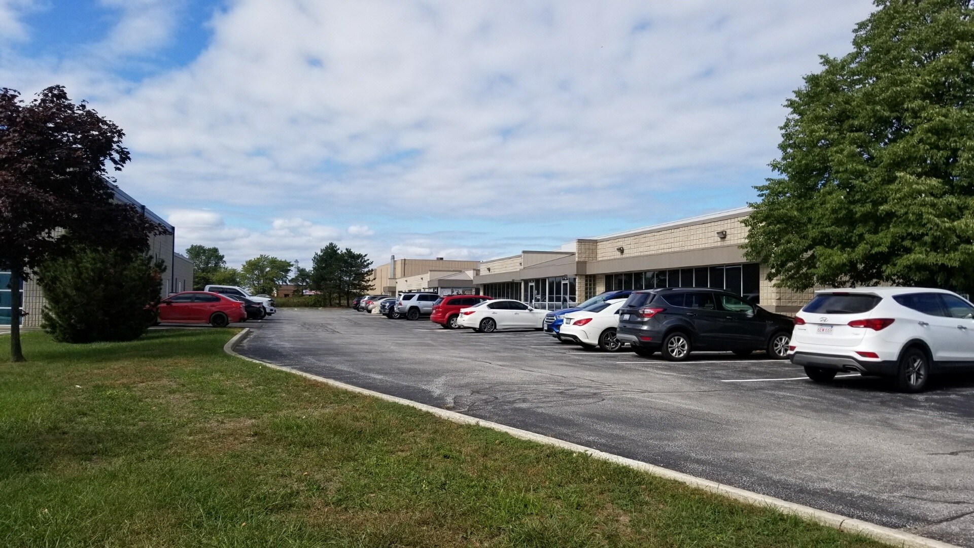 4570 Rhodes Dr, Windsor, ON à vendre Photo du bâtiment- Image 1 de 1