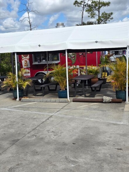 336 Gunnery Rd, Lehigh Acres, FL à vendre - Photo du bâtiment - Image 2 de 7