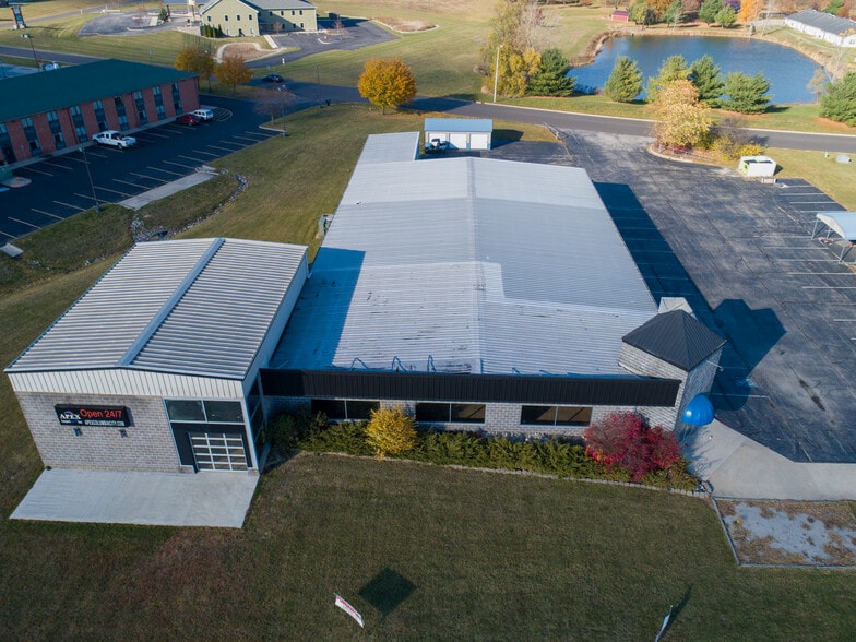 665 W Connexion Way, Columbia City, IN à vendre - Photo du bâtiment - Image 3 de 23