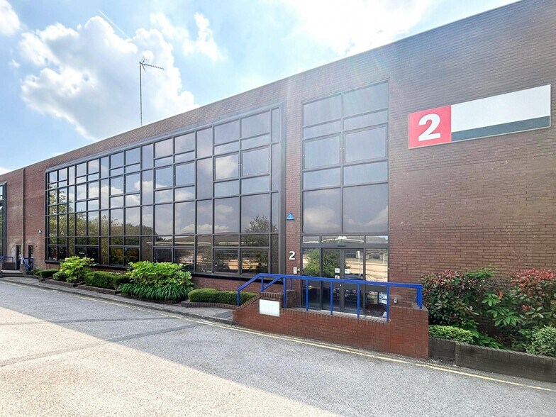 Unit 2, The Western Centre, Western Road, Bracknell à louer - Photo du bâtiment - Image 3 de 21