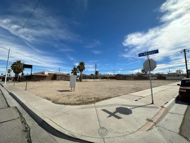 970 W Main St, Barstow, CA à vendre - Photo du bâtiment - Image 2 de 8