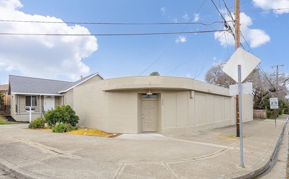 6026 Bernhard Ave, Richmond, CA à louer - Photo du bâtiment - Image 1 de 7