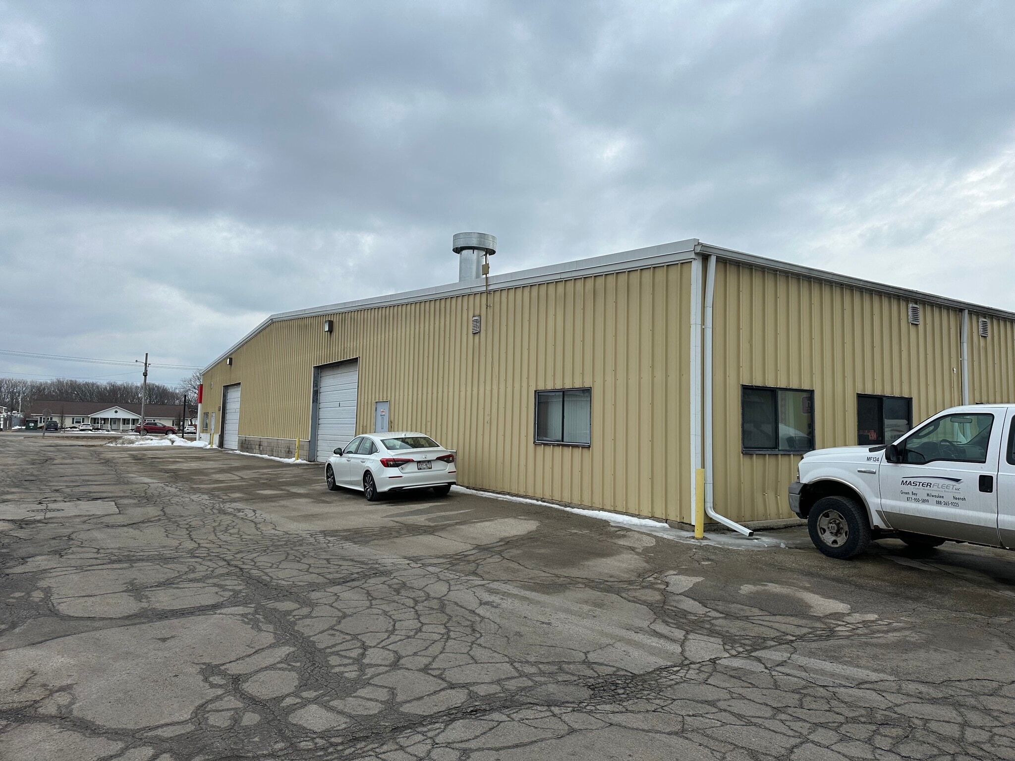 977 N Military Ave, Green Bay, WI for sale Building Photo- Image 1 of 5