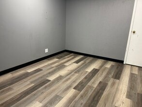 2734 W Kingsley Rd, Garland, TX for lease Interior Photo- Image 1 of 2