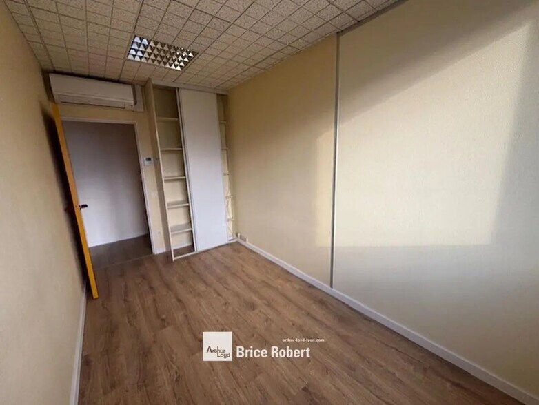 13 Bis Rue Louis Saulnier, Meyzieu à louer - Photo principale - Image 2 de 9