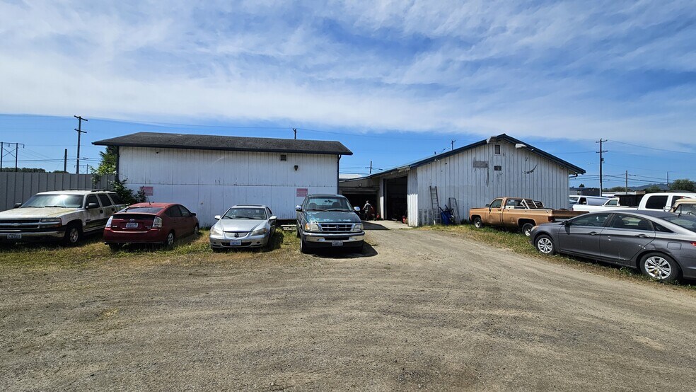 1351 Alabama St, Longview, WA à vendre - Photo du bâtiment - Image 1 de 14