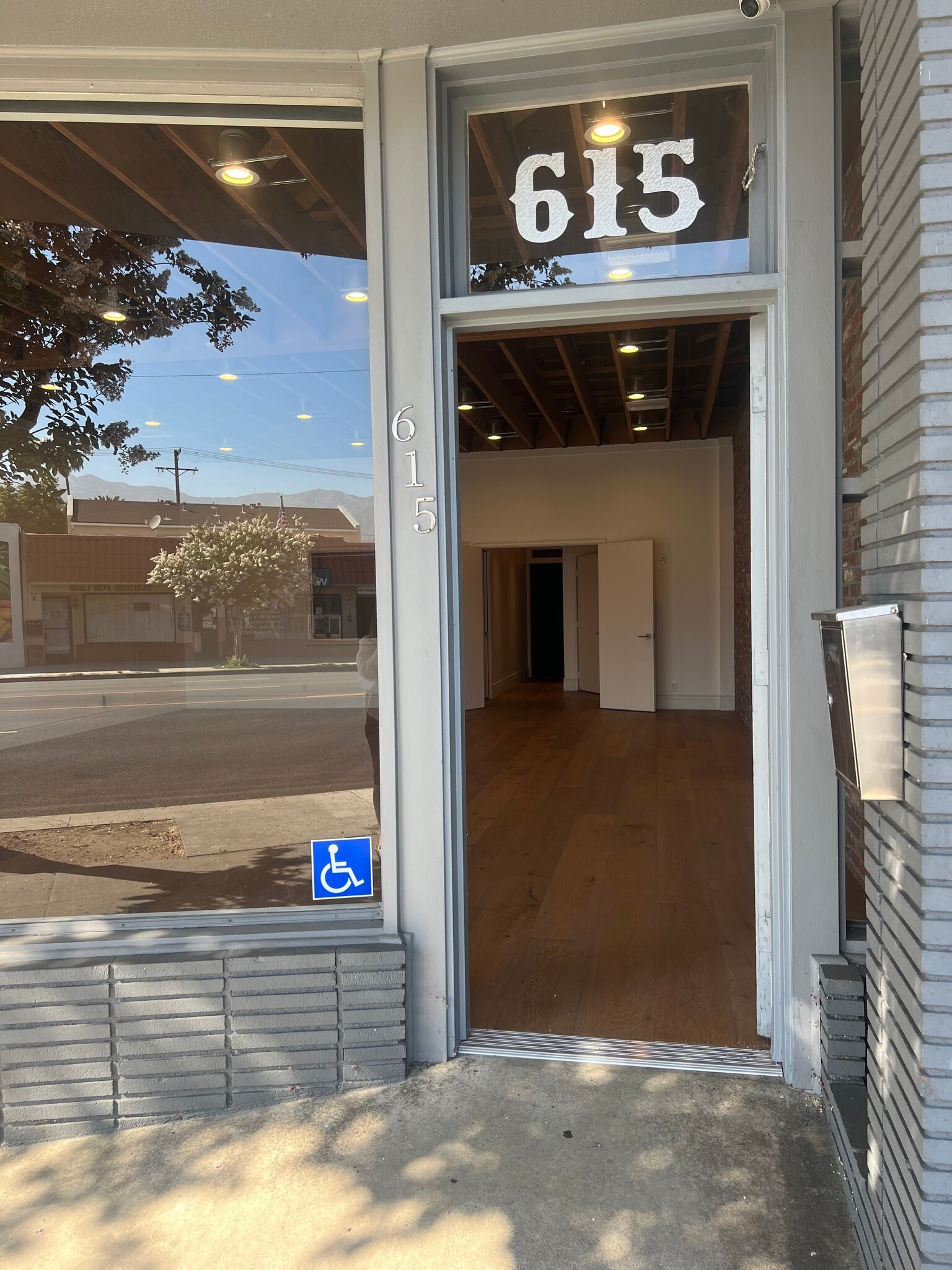 615 S Victory Blvd, Burbank, CA for sale Building Photo- Image 1 of 6