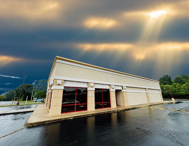 9229 Lawyers Rd, Mint Hill, NC à louer - Photo du bâtiment - Image 2 de 7