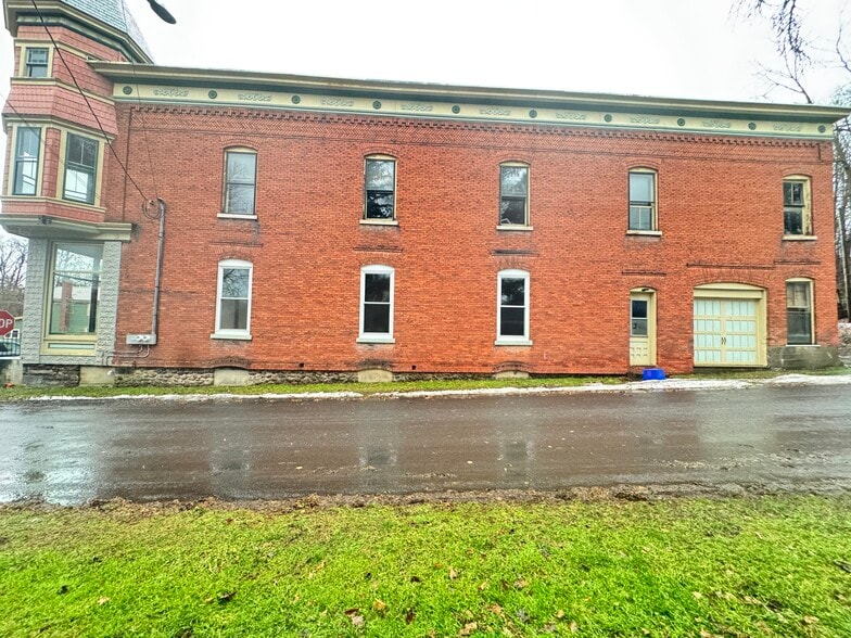 12-16 S Main St, Jordan, NY à vendre - Photo du bâtiment - Image 2 de 21