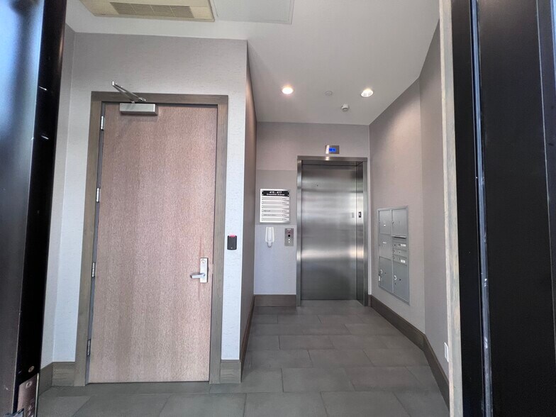 415-417 Greenwich Ave, Greenwich, CT à louer - Hall d’entrée - Image 2 de 7