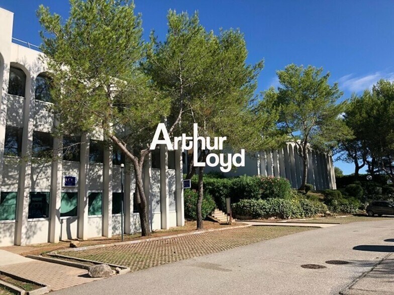 Office in Valbonne for sale - Building Photo - Image 1 of 5
