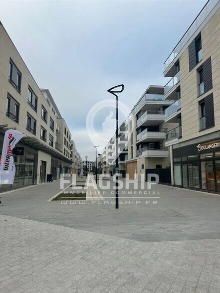 Commerce de détail dans SAINT-HILAIRE à louer - Photo du bâtiment - Image 2 de 5