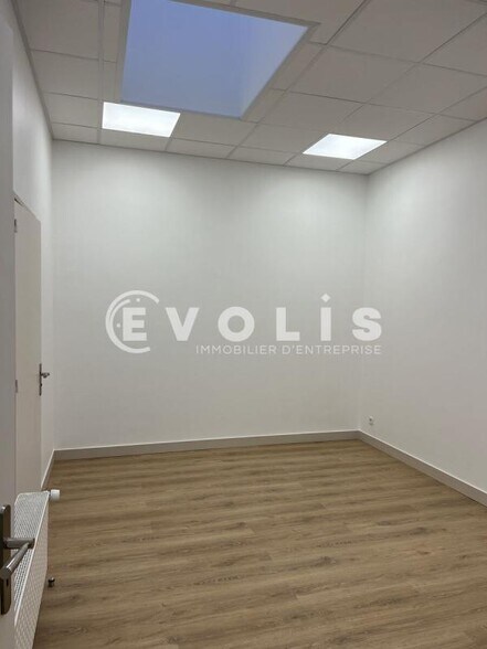 Office in Paris for sale - Interior Photo - Image 3 of 8