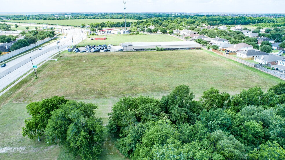 303 Crabb River Rd, Richmond, TX à vendre - Photo du bâtiment - Image 2 de 4