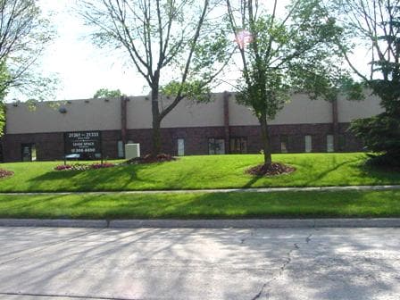 21291 Hilltop St, Southfield, MI for lease - Building Photo - Image 1 of 16