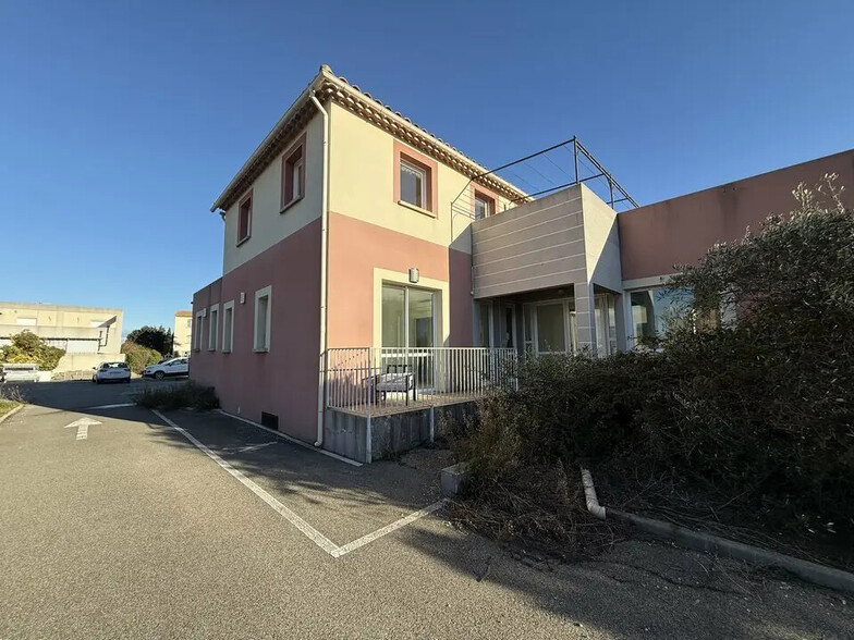Flex in Le Pontet for sale - Building Photo - Image 3 of 8