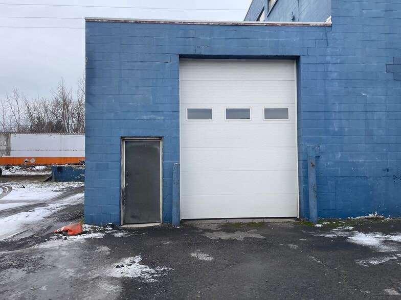 745 Walden ave, Buffalo, NY for lease - Building Photo - Image 3 of 4