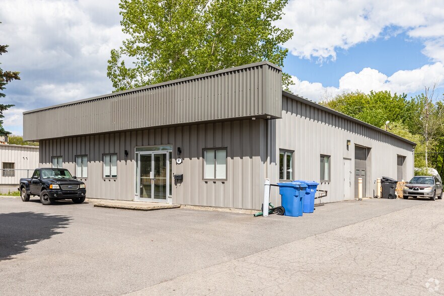 99 Rue Huot, Notre-Dame-de-l'Île-Perrot, QC for sale - Primary Photo - Image 1 of 1