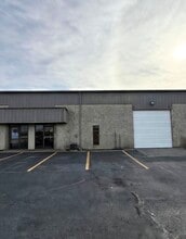 1000-1008 N Commercial Blvd, Arlington, TX à louer Photo du bâtiment- Image 1 de 7