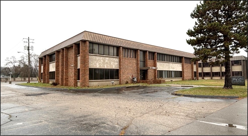 Office Building and Adjacent Home portfolio of 2 properties for sale on LoopNet.ca Building Photo- Image 1 of 7