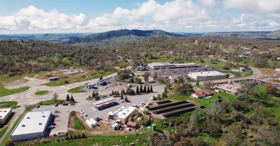 29645 Auberry Rd, Prather, CA for sale - Building Photo - Image 3 of 9