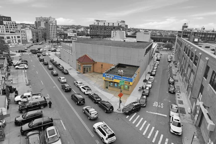 1756 Bushwick Ave, Brooklyn, NY à louer - Photo du bâtiment - Image 1 de 6