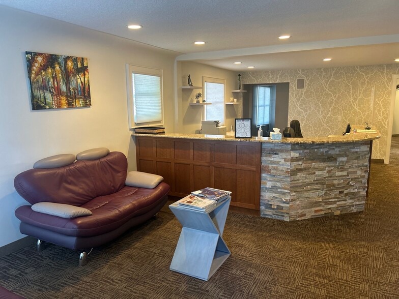 5020 Minnetonka Blvd, Saint Louis Park, MN à vendre - Photo du bâtiment - Image 2 de 16