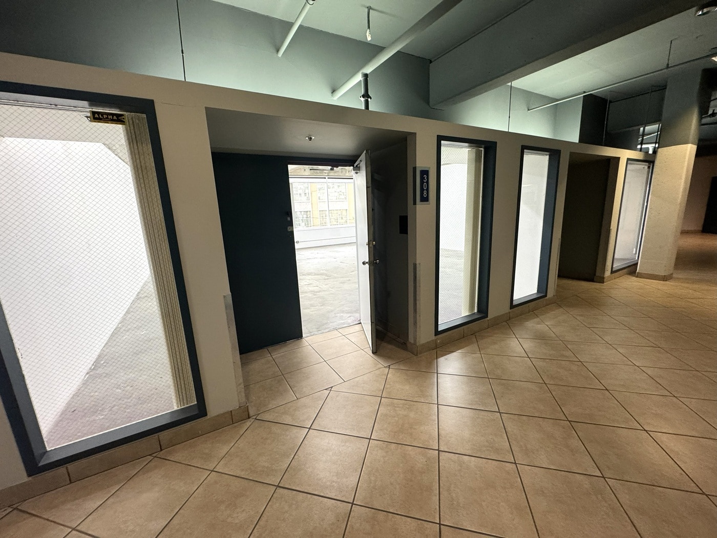 305 E 9th St, Los Angeles, CA for lease Interior Photo- Image 1 of 9