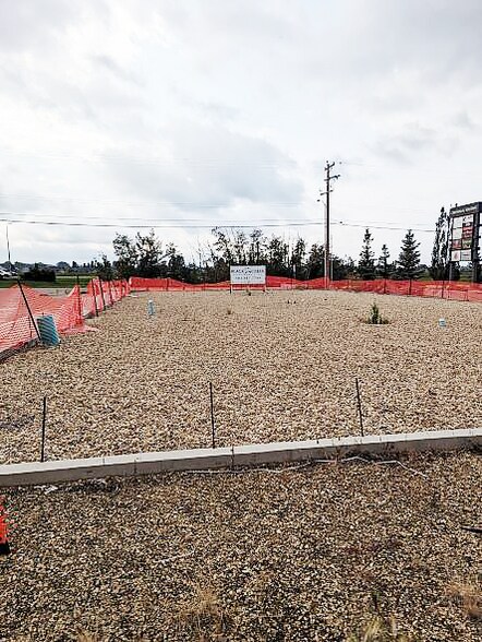 29 Beju Industrial Dr, Sylvan Lake, AB à louer - Photo du bâtiment - Image 2 de 2