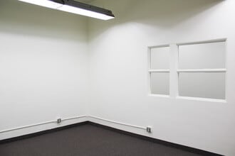 1618-1620 Central Ave NE, Minneapolis, MN for lease Interior Photo- Image 2 of 8