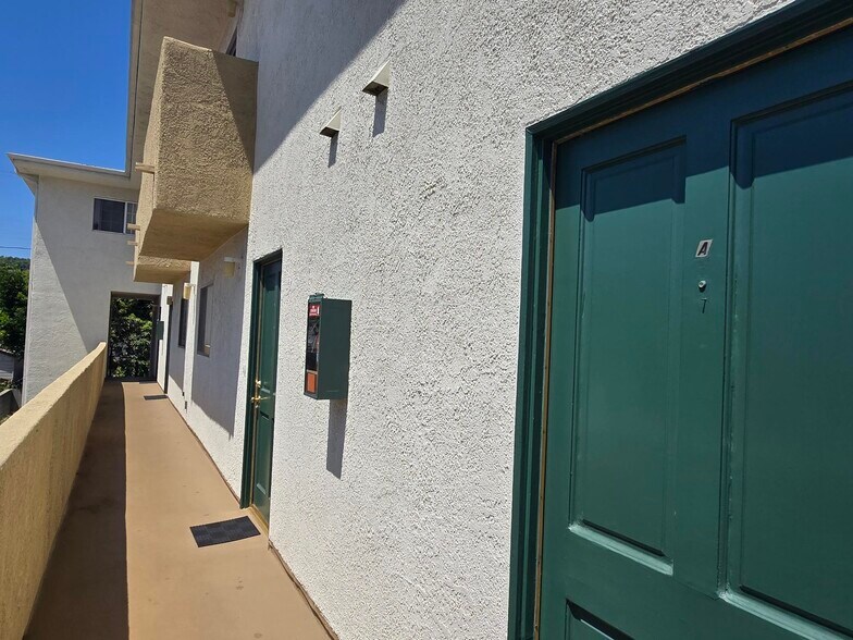 10809 Palms Blvd, Los Angeles, CA à vendre - Photo du bâtiment - Image 2 de 7