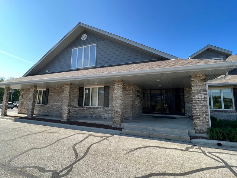 7512 S County Line Rd, Burr Ridge, IL à louer - Photo du bâtiment - Image 2 de 6