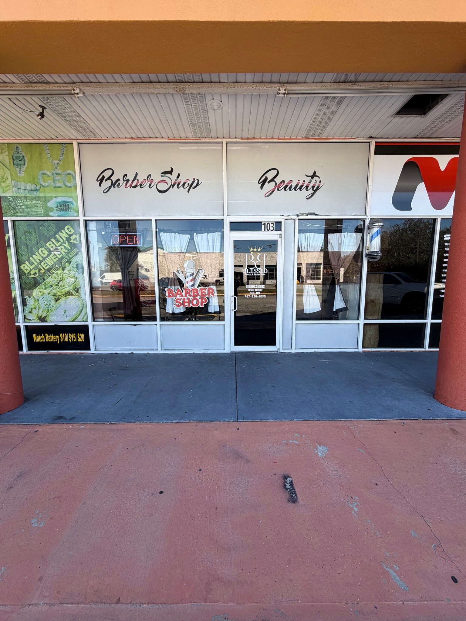 4137-4153 W Vine St, Kissimmee, FL à louer Photo intérieure- Image 1 de 8