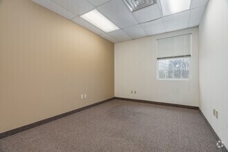 303 S Jupiter Rd, Allen, TX à louer Photo intérieure- Image 2 de 4