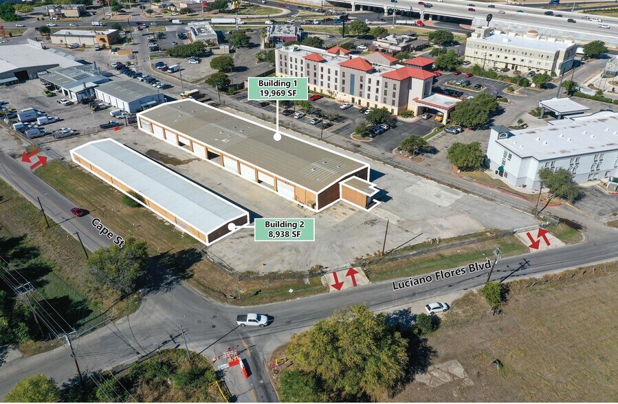 930 Luciano Flores St, San Marcos, TX à louer - Photo du bâtiment - Image 2 de 10
