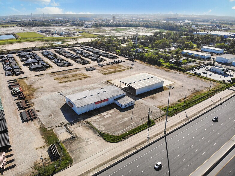 14214 East Fwy, Houston, TX for lease - Building Photo - Image 2 of 11