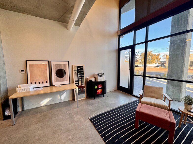 735 W North Temple, Salt Lake City, UT à louer - Photo du bâtiment - Image 3 de 17