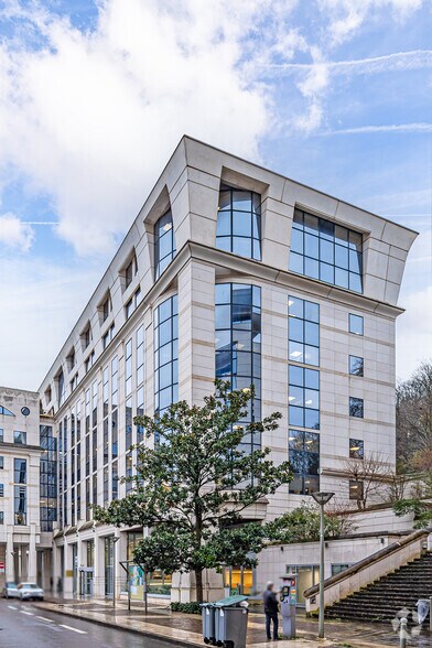 7-9 Avenue De La Cristallerie, Sèvres à louer - Photo du bâtiment - Image 2 de 4