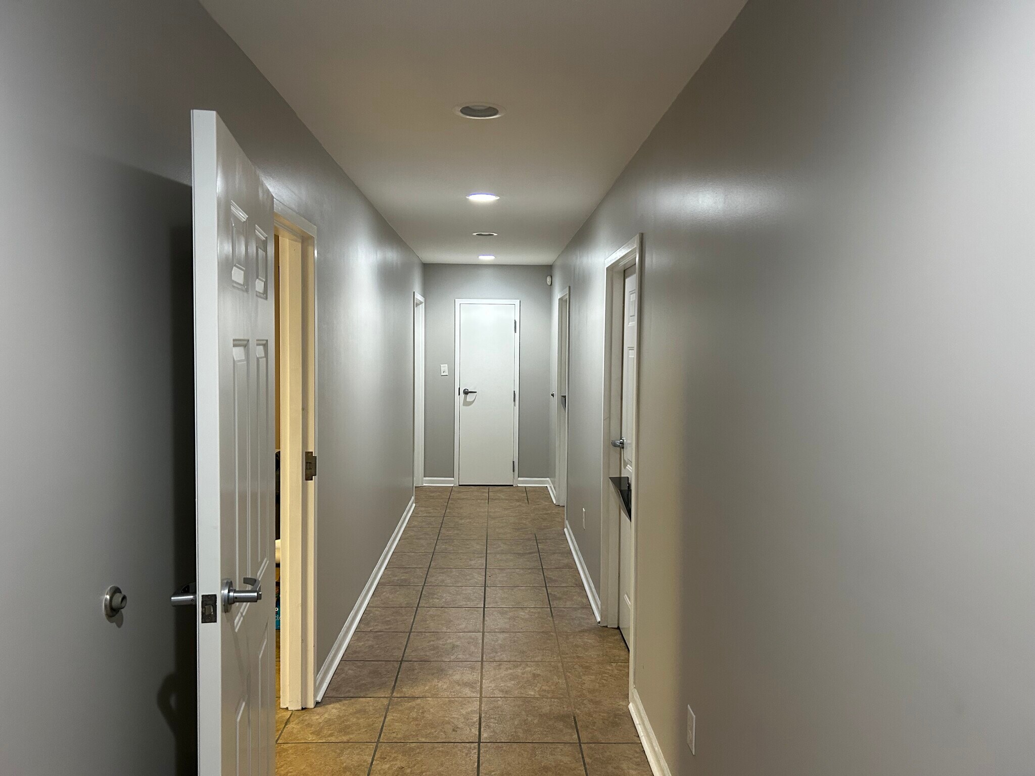 2425 Cragmore Rd, Winston-Salem, NC for lease Interior Photo- Image 1 of 4