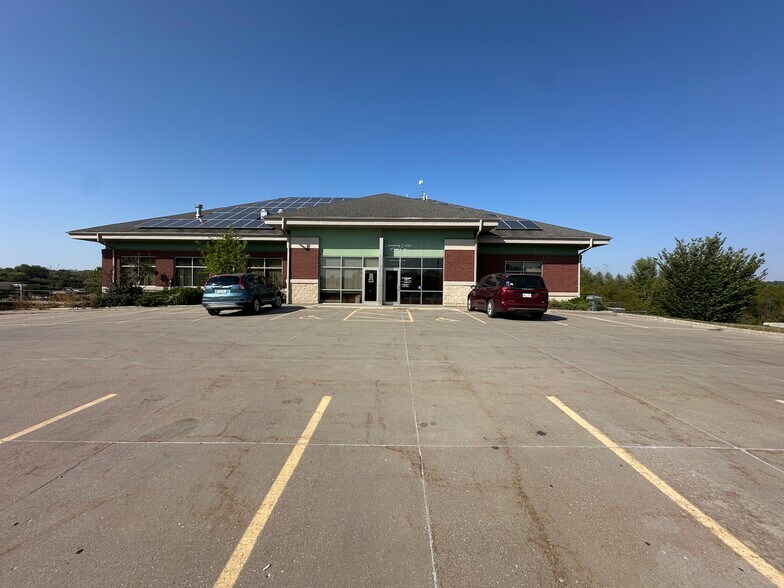 3030 Northgate Dr, Iowa City, IA à louer - Photo du bâtiment - Image 2 de 5