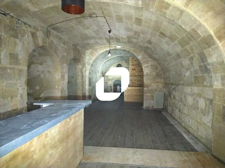 Retail in Bordeaux for sale - Interior Photo - Image 2 of 9