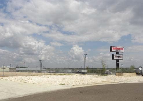 1653 World Trade Center Loop, Laredo, TX for lease Primary Photo- Image 1 of 3