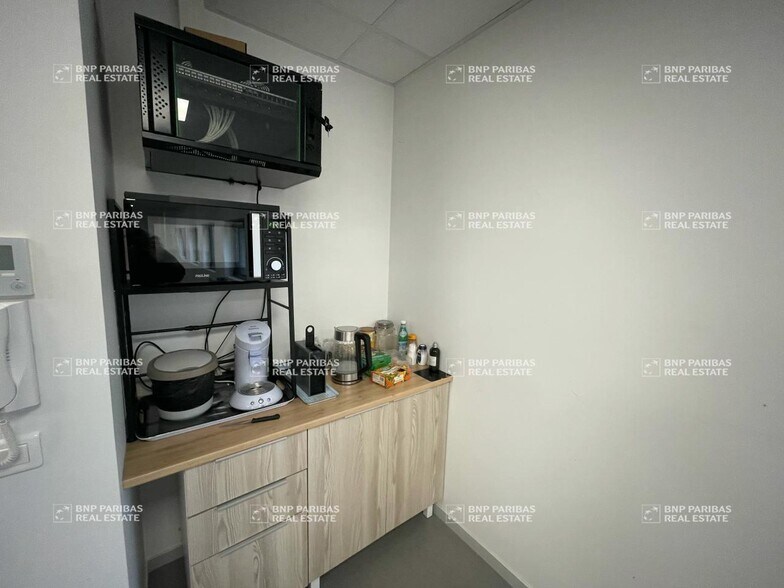 Office in Bussy-Saint-Georges for sale - Interior Photo - Image 3 of 4