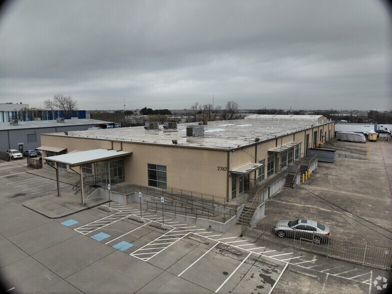 2747 Oakland Ave, Garland, TX à vendre - Communauté Matterport - Image 3 de 29