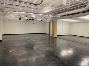 5404 Cypress Center Dr, Tampa, FL à louer Photo intérieure- Image 2 de 4