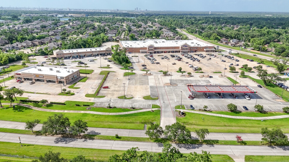 Oyster Creek& N Dixie Dr, Lake Jackson, TX for lease - Building Photo - Image 3 of 13