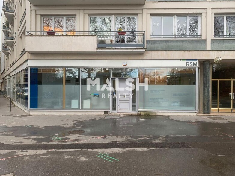 Office in Lyon for lease - Building Photo - Image 1 of 12