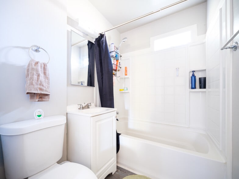 322 Williams St, Independence, OR à vendre - Photo du bâtiment - Image 2 de 13